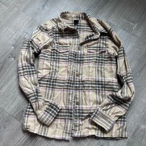 Like new Women’s Patagonia Fjord Button Down